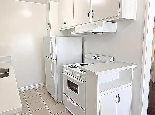 4122 W 2nd St #15 — Photo 5