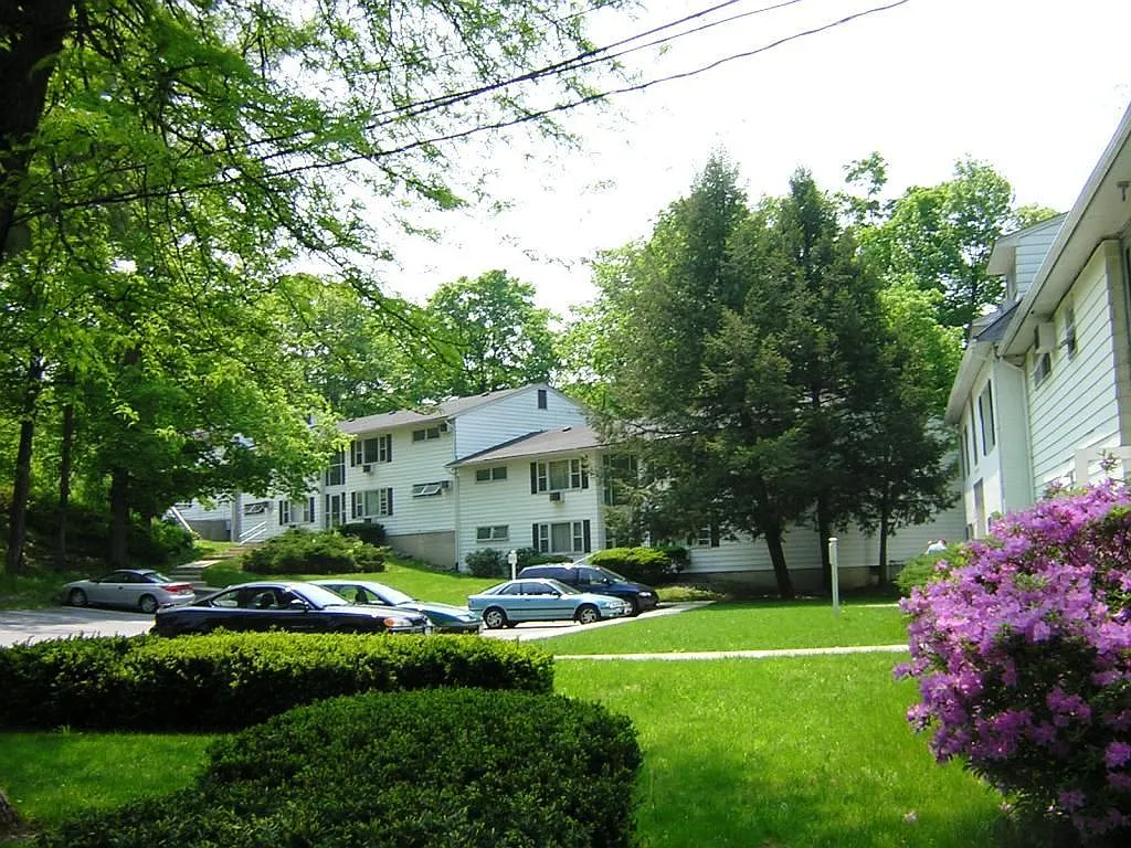 14 Arbor Hill Drive — Photo 2