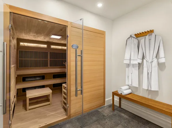 420 East 75th Street image 19 of 23