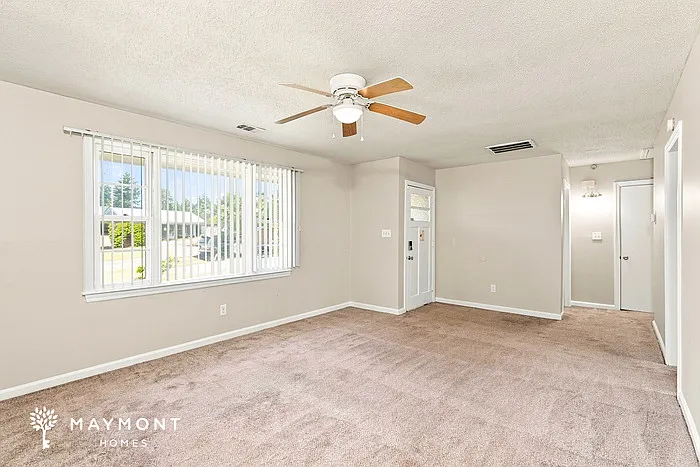 3 bed, 1.5 bath, 1764 sqft, $1,495 — Photo 3