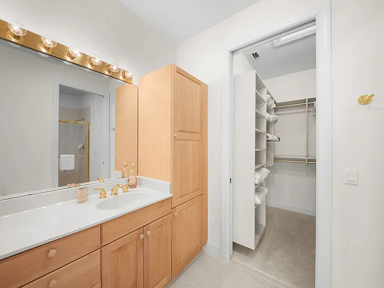 572 11th Ave S #2 — Photo 25