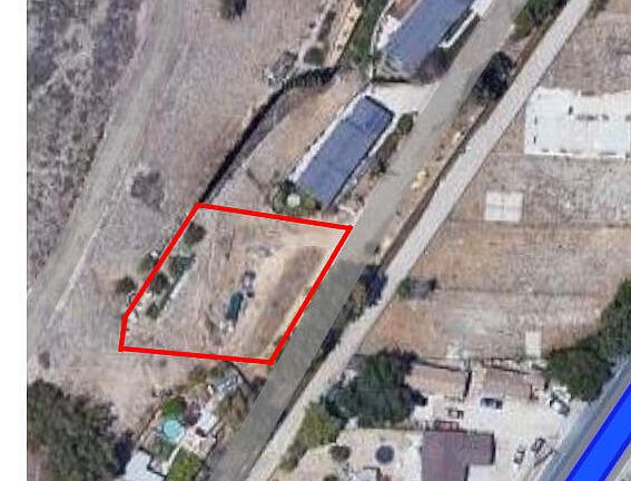 2nd image of 1071 Walnut Canyon Rd