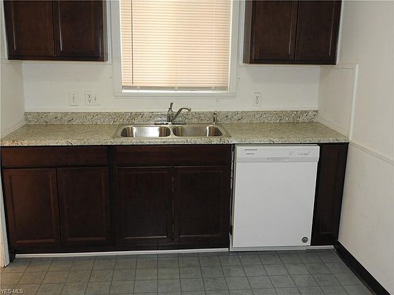3rd image of 6484 Michael Dr