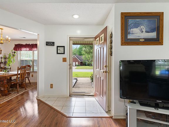 5th image of 5914 Ingleside Dr