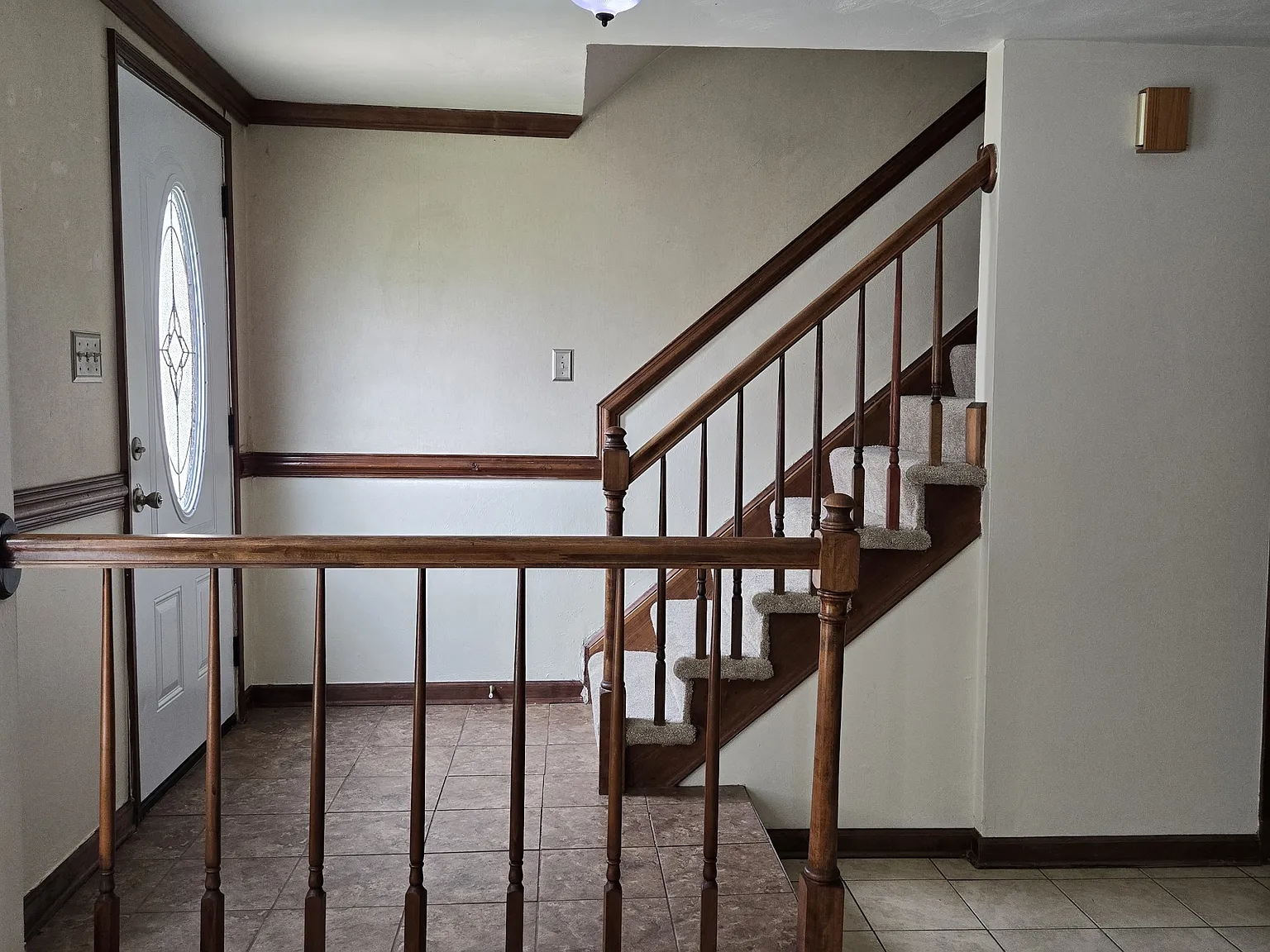 3 bed, 2.5 bath, 1600 sqft, $2,200 — Photo 2