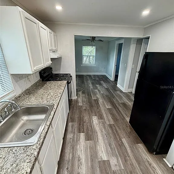 908 Beverly Ave #F — Photo 2