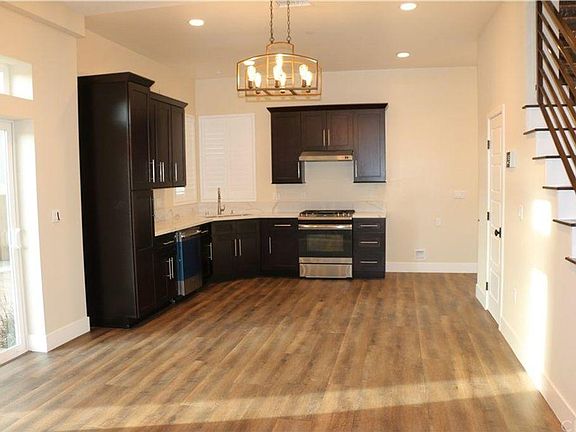 5th image of 12021 Hawthorne Way Unit B