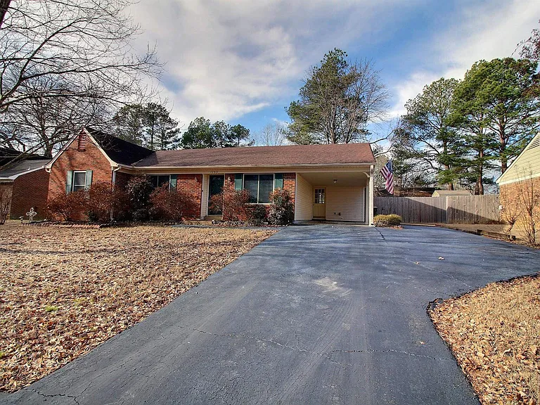 1153 Verlington Dr — Photo 2