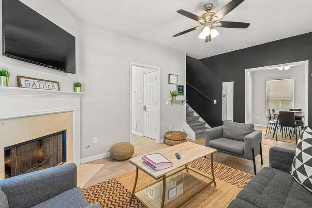 1296 Sells Ave SW — Photo 3