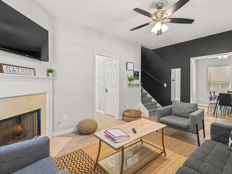 1296 Sells Ave SW #A — Photo 2