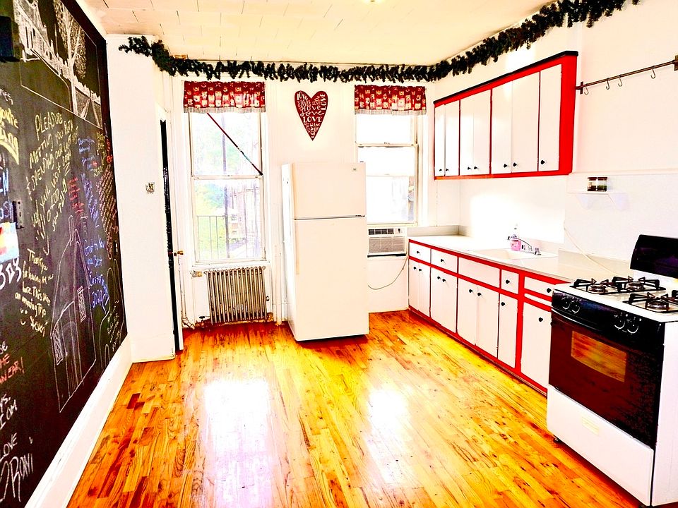 1st image of 370 5th Ave APT 2N