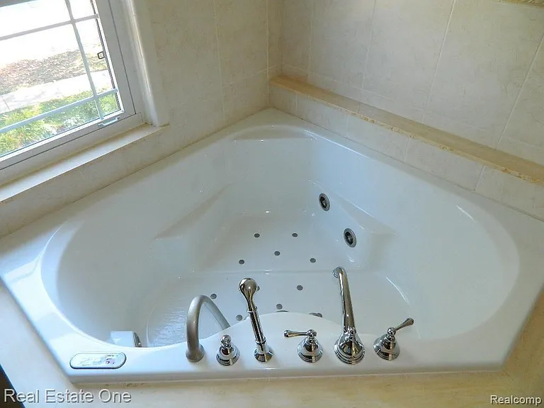 6927 Northpoint Dr — Photo 26