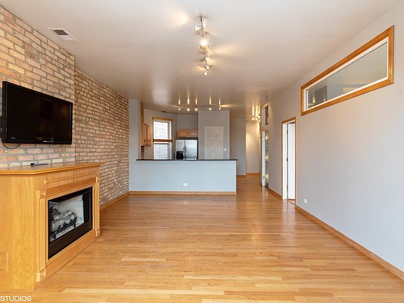5th image of 6651 S Maryland Ave APT 3W