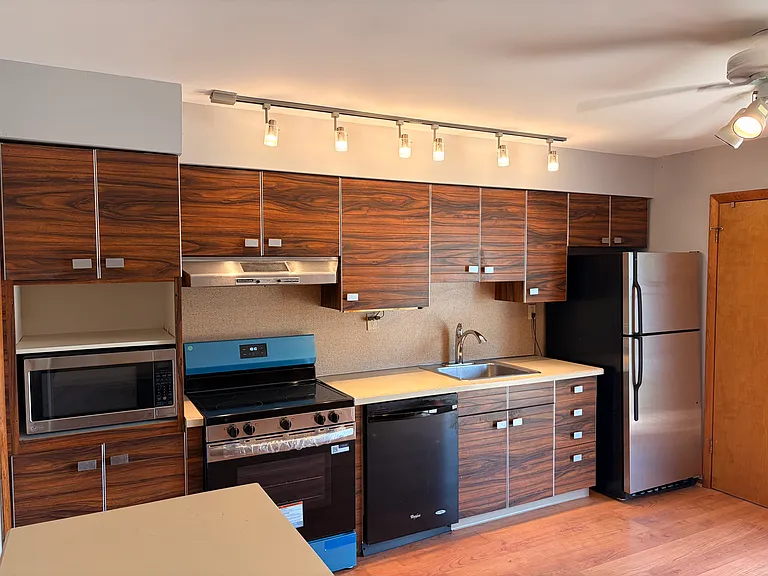 31 Fairmount Dr — Photo 2