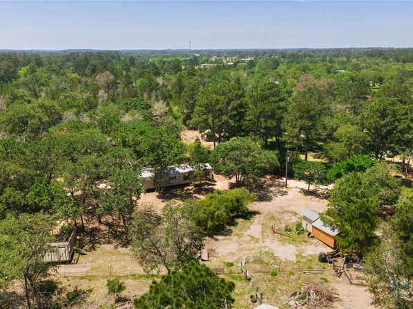224 Pine Valley Dr, Paige, TX 78659