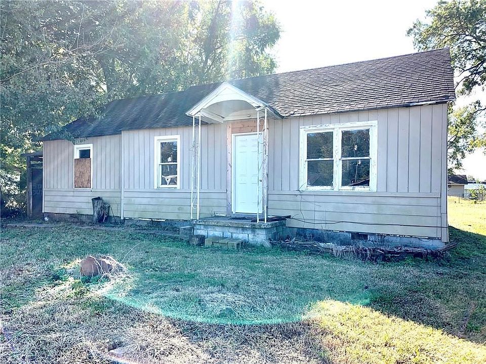 1st image of 306 W Redwood Ave