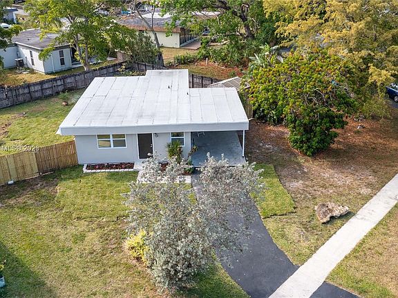 2nd image of 7913 NW 73rd Ave