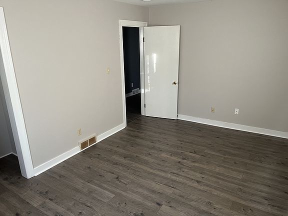 5th image of 1113 McElroy Way