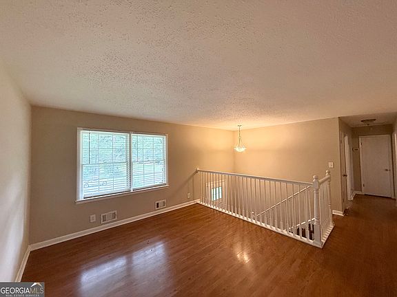 3rd image of 2946 Carriage Ln