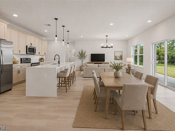 4th image of 2801 Monza Dr
