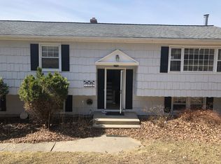 35 Quaker Ridge Rd, Bethel, CT 06801