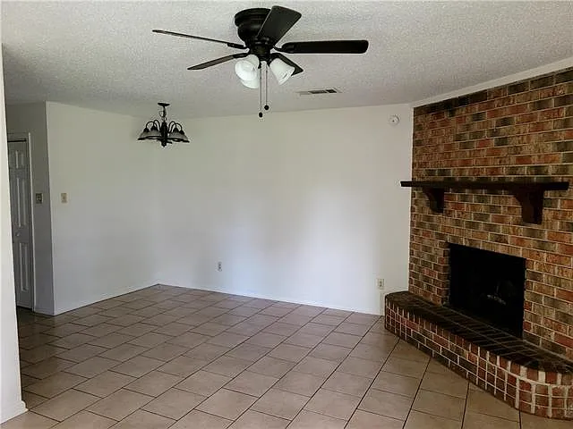 283 Meadows Dr — Photo 3