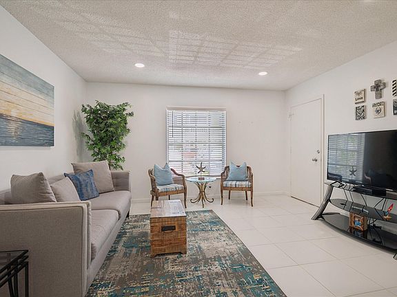 3rd image of 2210 NE 67th Street #1211