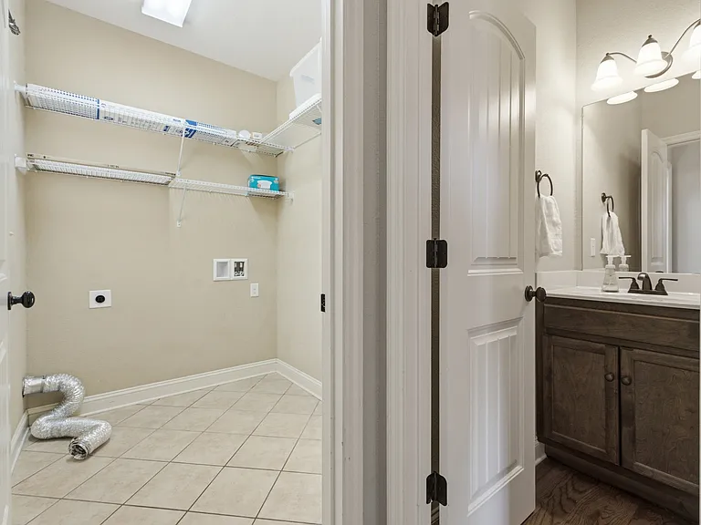 723 Windrush Loop — Photo 16
