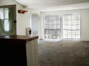 5th image of 819 Adams St