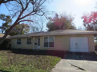2808 Lancaster Ln, Pasadena, TX 77506