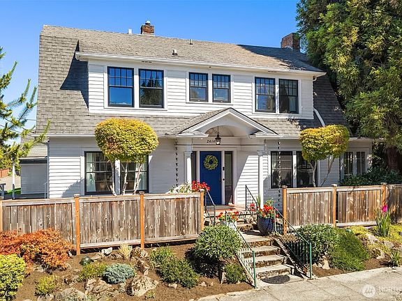 2nd image of 2414 Belvidere Avenue SW