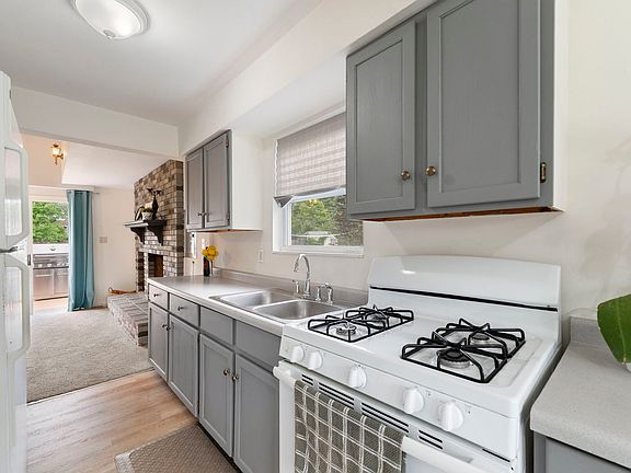 5th image of 229 Wildwood Dr