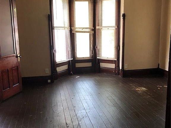 5th image of 324 Hill Ave