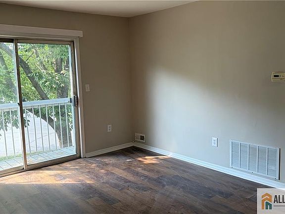 2nd image of 39 Morgan Pl