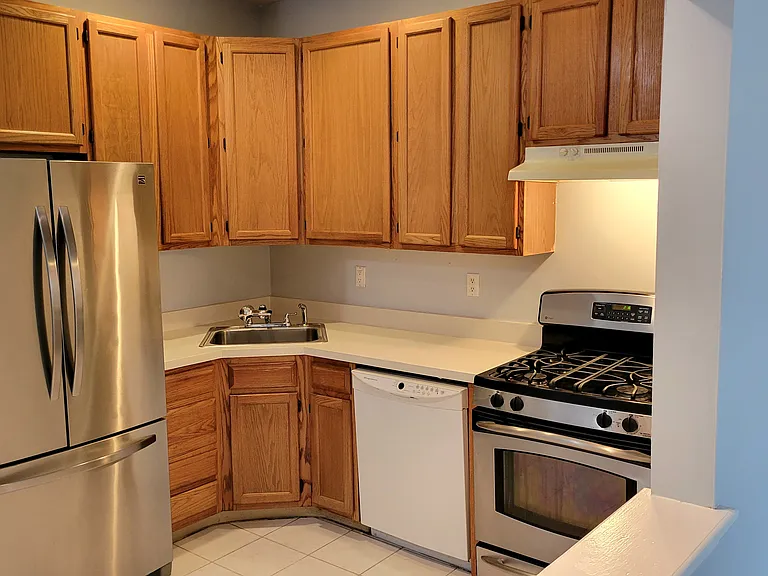 1114 Oakcroft Ln — Photo 6