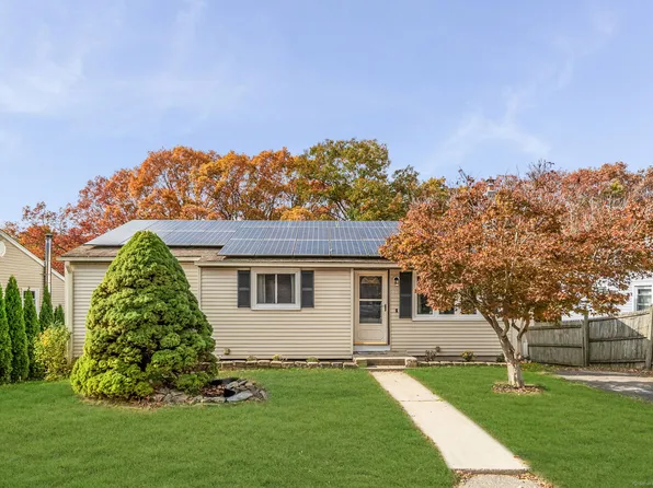 28 Gorman Circle, Waterbury, CT 06706