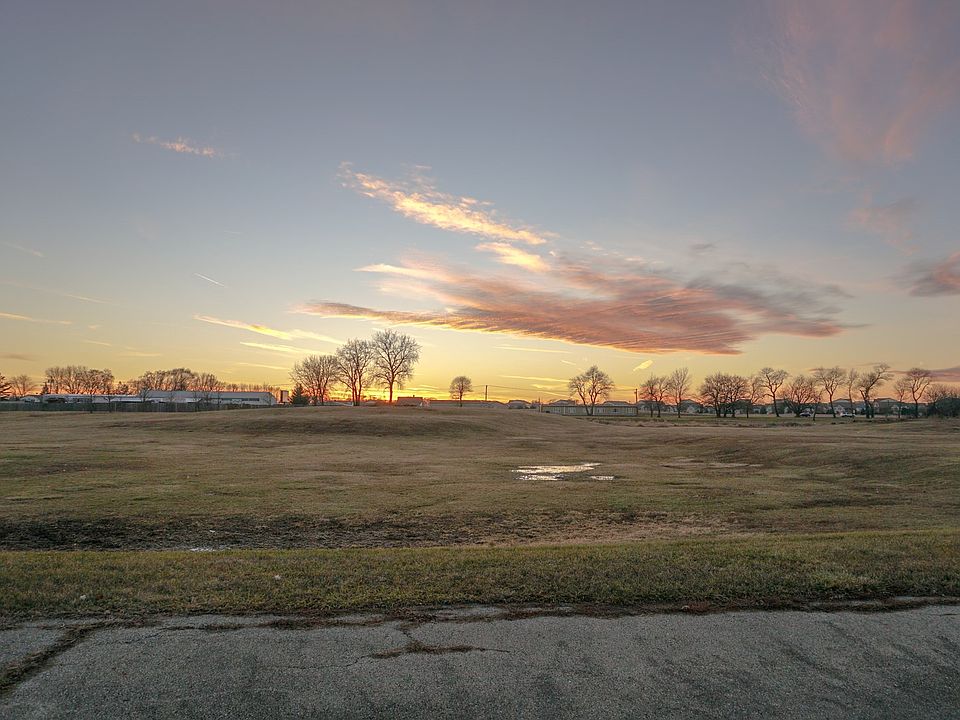 Walking paths throughout subdivision