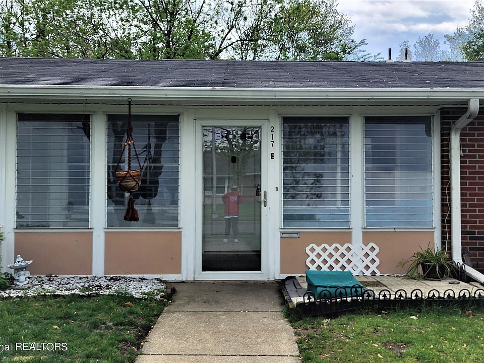 1st image of 217E Buckingham Court