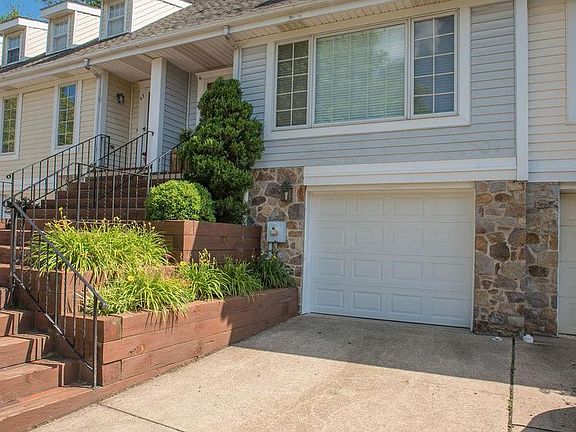 3rd image of 41 Marsh Woods Ln