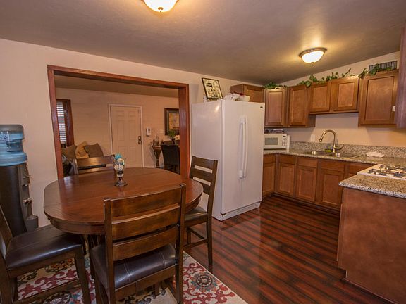 4th image of 601 W Calle Sevilla