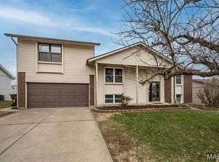 136 Universal Dr, Saint Peters, MO