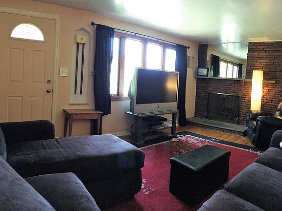 5th image of 324 Saint Clair St