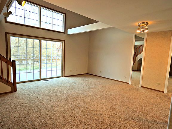 4th image of 1427 Oakleaf Ln