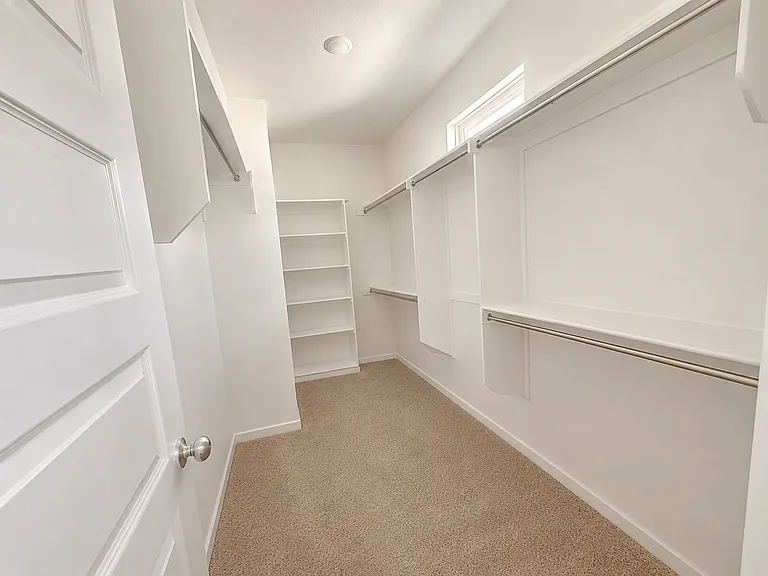 225 Mountain Meadow Ln — Photo 2