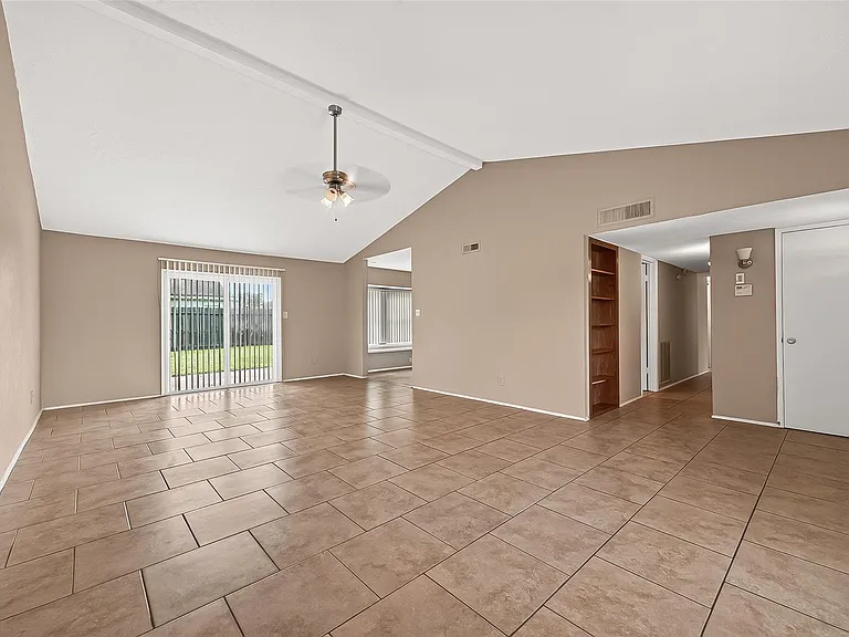 7410 La Granada Dr — Photo 10