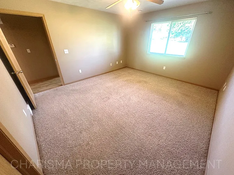 DBK Brandon Townhomes — Photo 46