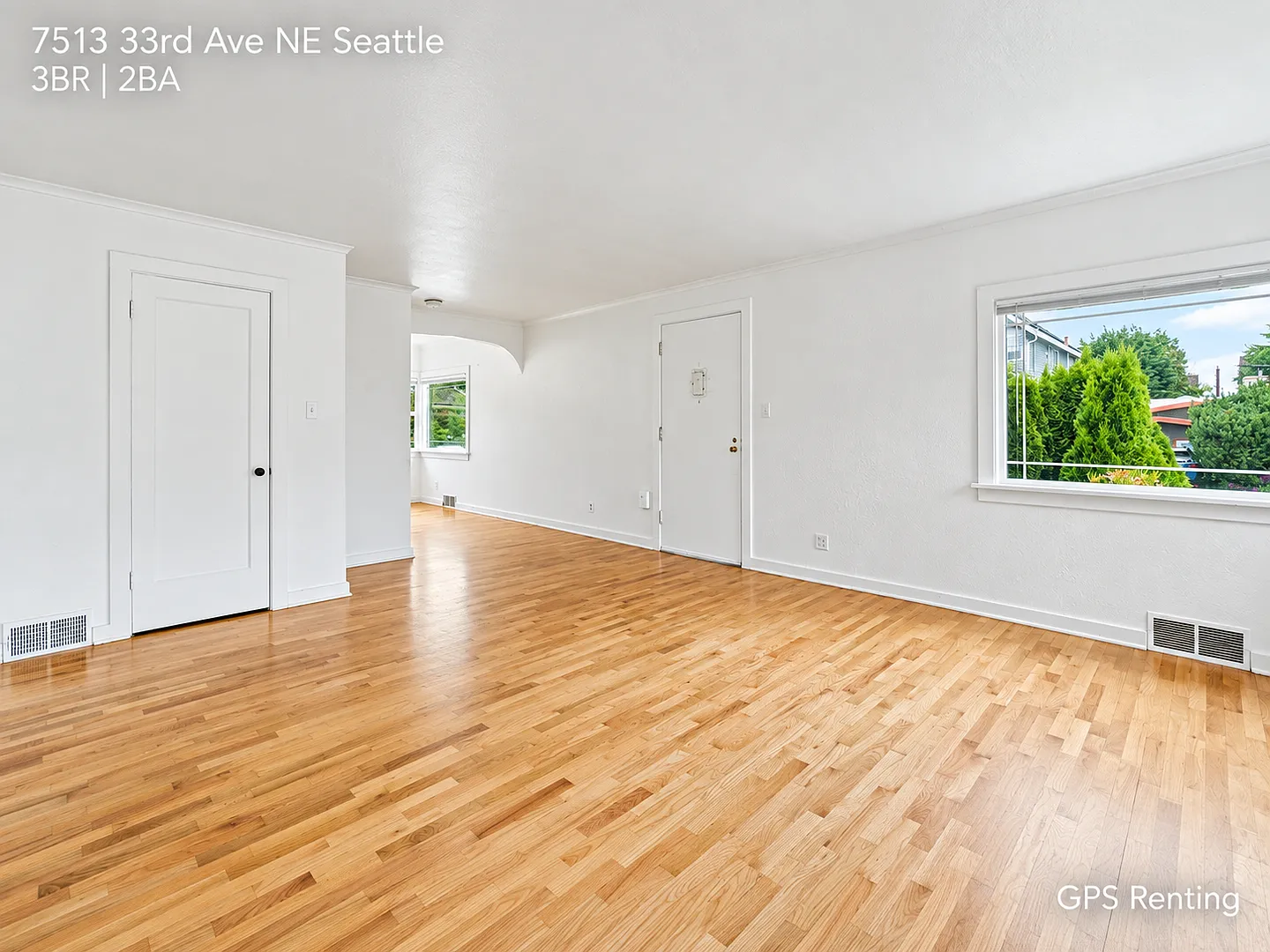 3-Bedroom, 2-Bathroom Home in Wedgwood, Seattle — Photo 2