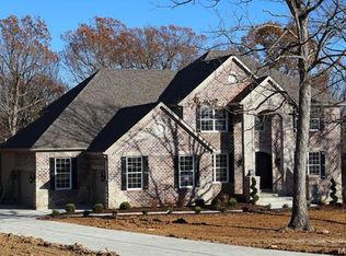 9739 Avondale Hills Ln, Wentzville, MO 63385