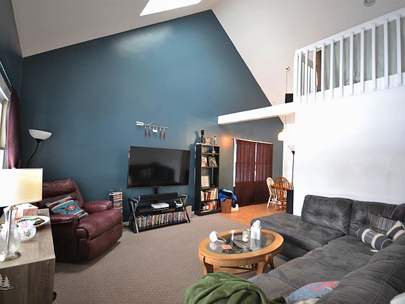 3rd image of 5260 Pinecrest Dr