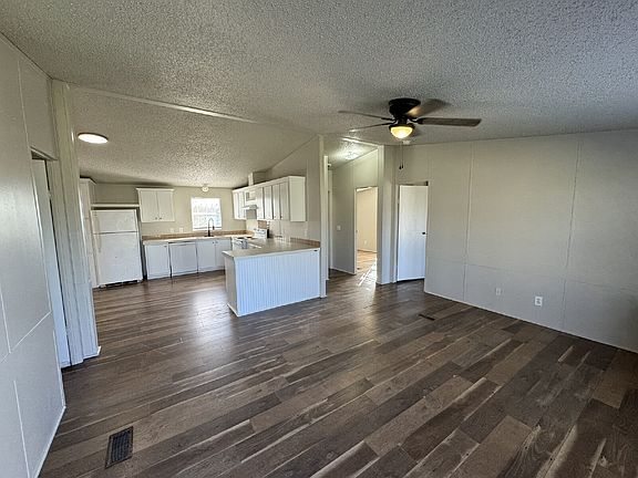 4th image of 1600 Wild Horse Ln